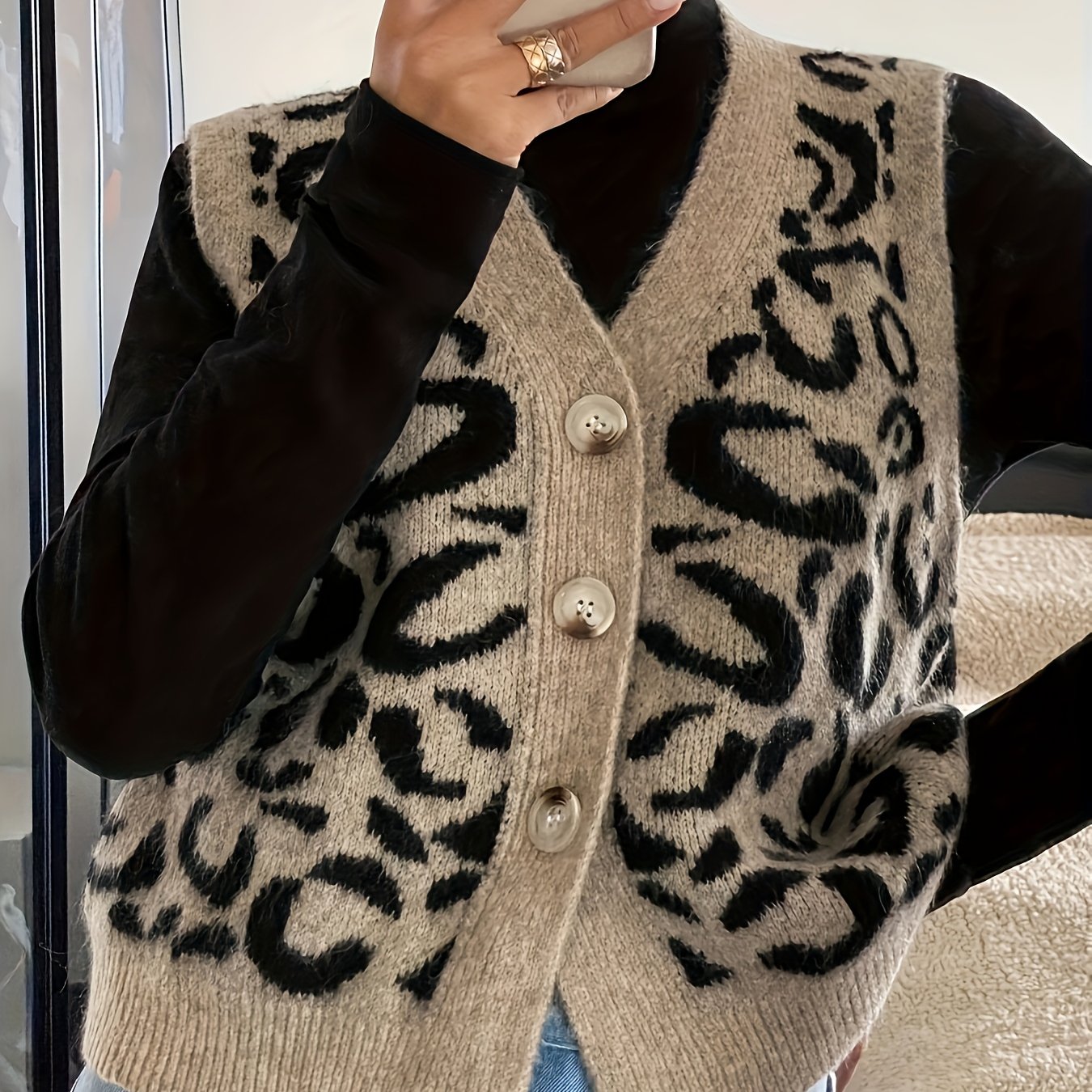 Warren | Statement Print V-Neck Vest