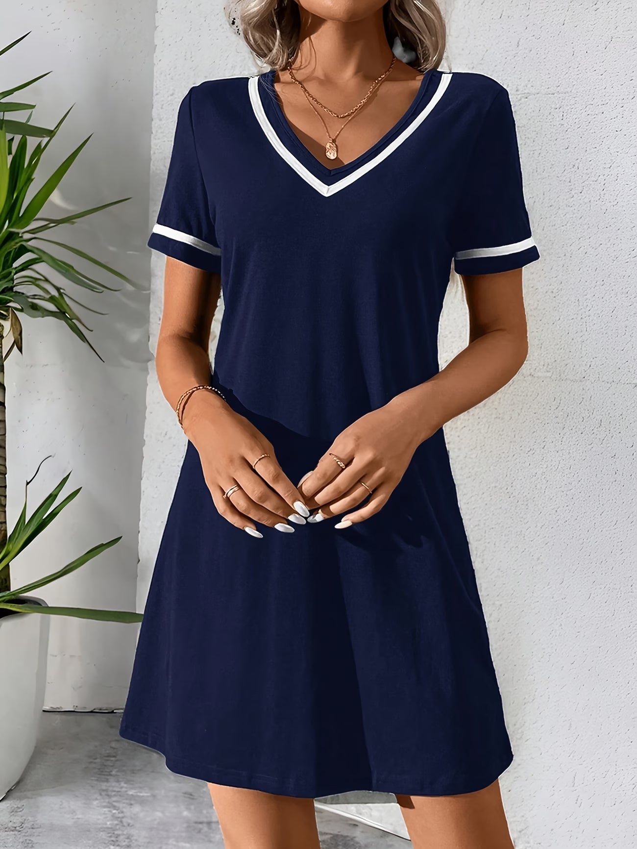 Warren | Casual V-neck Color-Block Dress