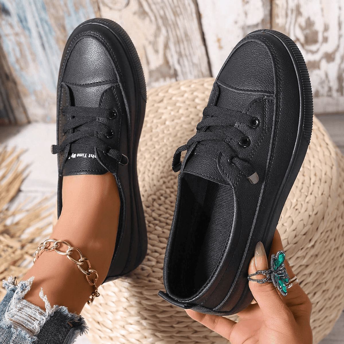 Alessia | Classic cushioned Insoles Laced Shoes